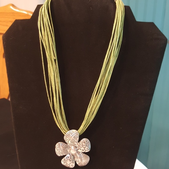 Lia Sophia Necklace - Picture 1 of 3